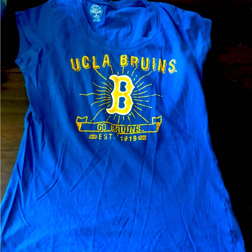 UCLA BRUINS “Go Bruins” Royal blue shirt size small